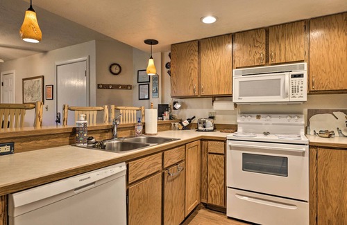 Brian Head Condo | Slopeside Condo with Hot Tub + Game Room Access!