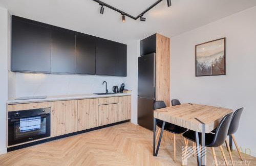 Lodz Apartment | Slovianka Sky View by LookAp darmowy parking, Jacuzzi i basen !