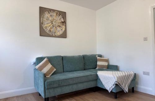 Wallington North Apartment | SM6 Lotus House