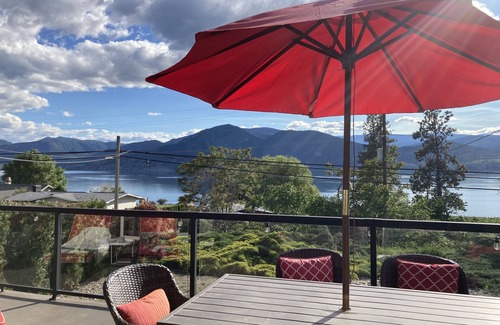 Okanagan-Similkameen House | Smack Dab in the Heart of Wine country🍷