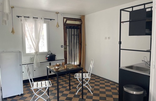 Rémy House | Small 2-room house in an old stone farmhouse. 1 h from Paris.