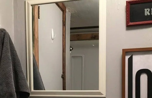 Mattoon Apartment | Small 3 room suite for one