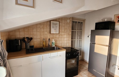 Saint-Benoit House | Small atypical house with terrace 1 20min from Futuroscope.