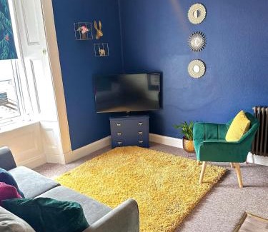 Helensburgh Apartment | Small Cosy Flat