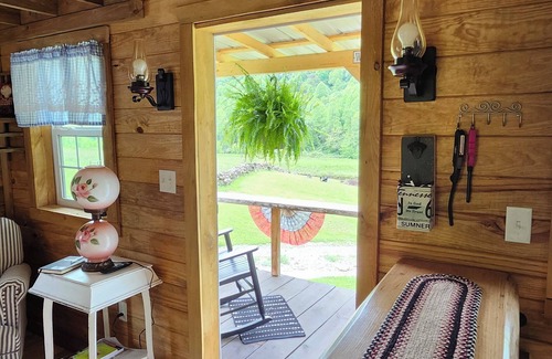 Smith Cabin | Small Cozy Cabin in the heart of the Appalachian Mountains