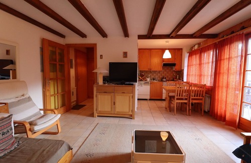 St. Luc Apartment | Small, cute and cozy apartment on the ground floor of a building located approx. 100m from the shutt