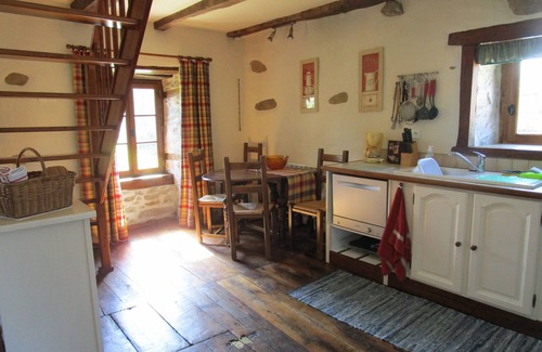 Meuzac Cottage | Small delightful Cottage in secluded hamlet of Chabrenas