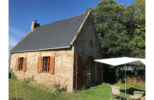 Locoal-Mendon House | Small detached house - Swimming pool & Sea view