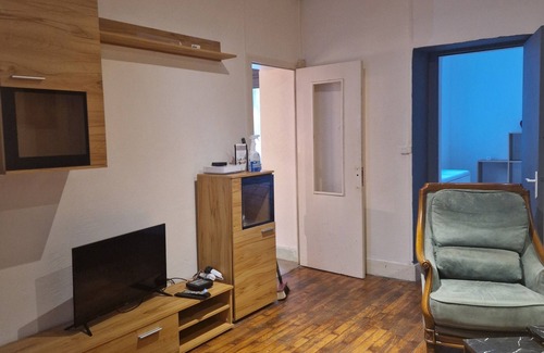 Dole Apartment | Small furnished apartment close to shops and tourist attractions