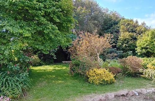 Mespaul House | Small, quiet house in the countryside with a large garden.