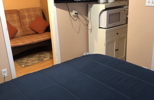 Chilliwack Proper Village West House | Small room with double bed, separate entrance, Wash Room/n Kitchenette-No 2