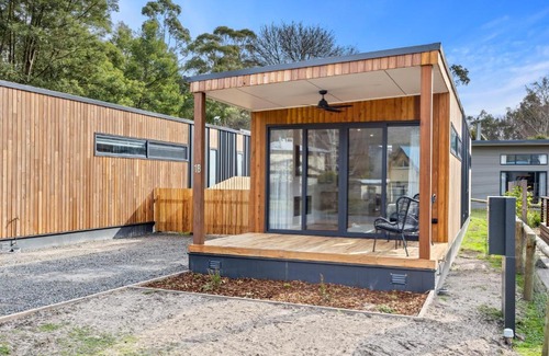 Halls Gap House | Small Scale Stays - Couples Retreats