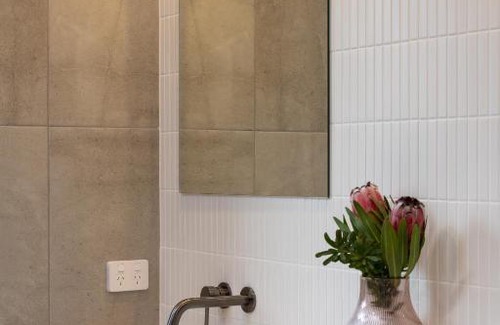 Halls Gap House | Small Scale Stays - Couples Retreats