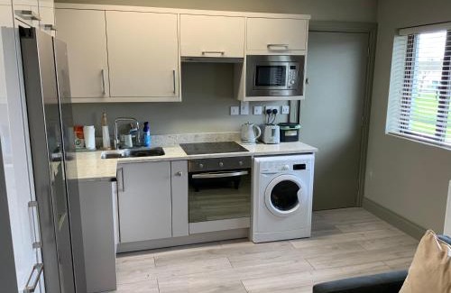 Roscoe Apartment | Small,smart,tidy 2 bed apartment