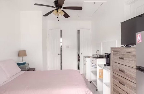 Florida Ridge House | Small Studio apartment