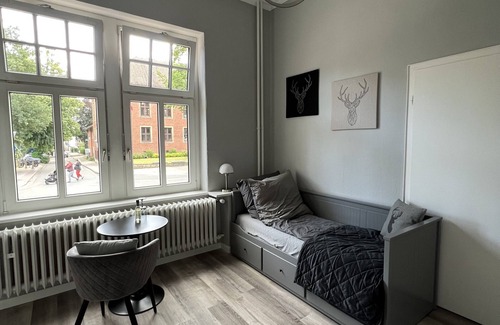 Altstadt Apartment | Small studio apartment by the park with parking space