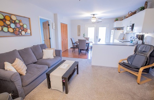Blooming Glen Apartment | Small Town Apartment near covered bridge