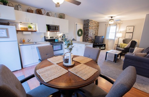 Blooming Glen Apartment | Small Town Apartment near covered bridge