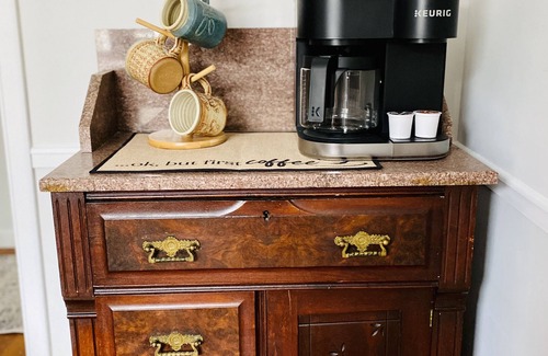 Rockville House | Small town home away from home