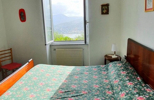 Zoagli Apartment | Small villa surrounded by olive trees overlooking the gulf