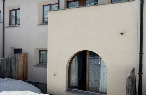 St. Moritz Cottage | Small villa under the ski slopes, private garden, garage, close to the center