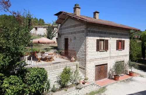 Sassoferrato Villa | Small villa with a big garden and a big swimming pool - Sassoferrato