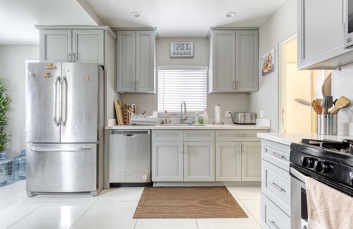 East Pasadena House | Smart House, treadmill and family friendly