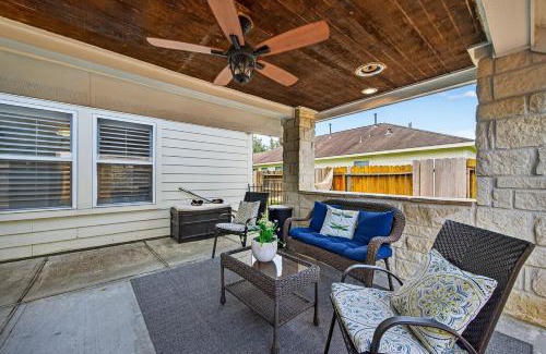 Rosenberg Villa | Smart Lighting, Master Suite & Game Room Fun
