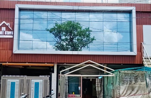 Gorakhpur Apartment | Smart Stays - MMMUT College - GKP Airport