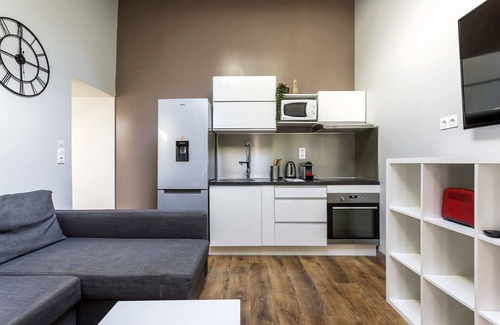 Perralliere Apartment | Smartstay Louis Mille - Gratte-Ciel
