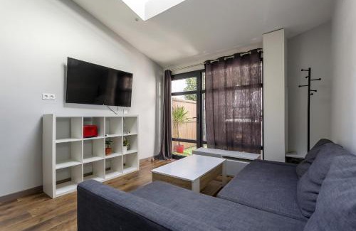 Perralliere Apartment | Smartstay Louis Mille - Gratte-Ciel