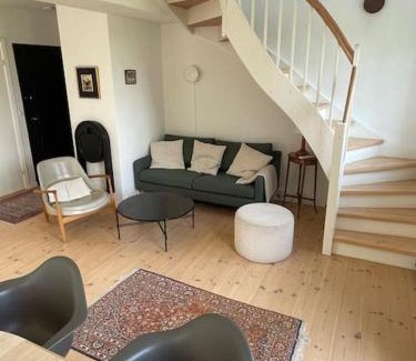 Snekkersten Apartment | Smuk lejlighed med sundkig lige ved stranden