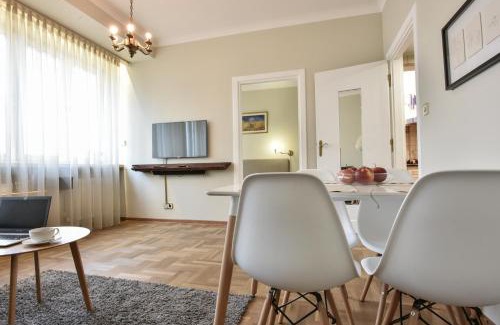 Powisle Apartment | Smulikowskiego 9