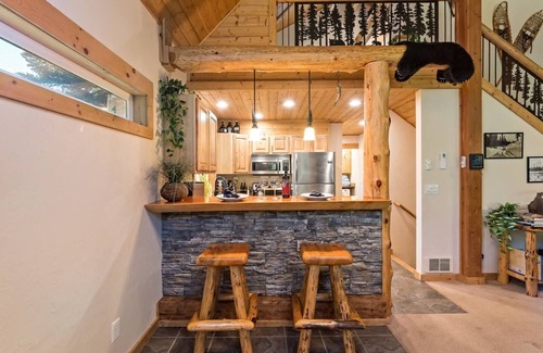 Snoqualmie Pass House | Snoqualmie Pass Cabin: Hot Tub, Sauna, Hike & Ski