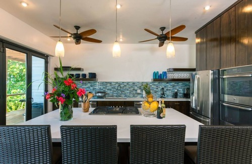 Gibson Bight Villa | Snorkel from your own Private Beach/Dock/Infinity Pool/Spacious Luxury Living