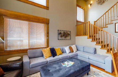 Snow Pine Estates House | Snowbanks 6