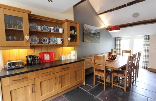 Llanberis House | Snowdon House Llanberis Pass HOT TUB Sauna Logfire, Zip World, Mount Snowdon.