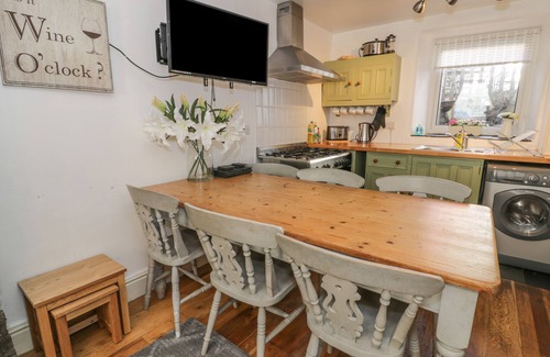 Gallt Y Foel Cottage | SNOWDON VIEW, pet friendly, character holiday cottage in Llanberis