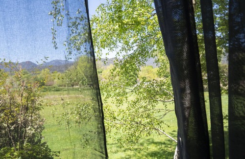Tawonga South Ski Chalet | Snowgum romantic Spa Chalet…spoil yourselves it’s worth it at Dreamers…