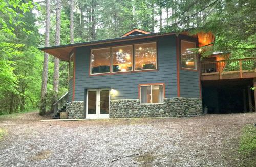 Glacier Ski Chalet | Snowline Cabin 29 - An Ultra Custom Family Vacation Home