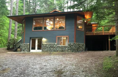 Glacier Ski Chalet | Snowline Cabin 29 - An Ultra Custom Family Vacation Home