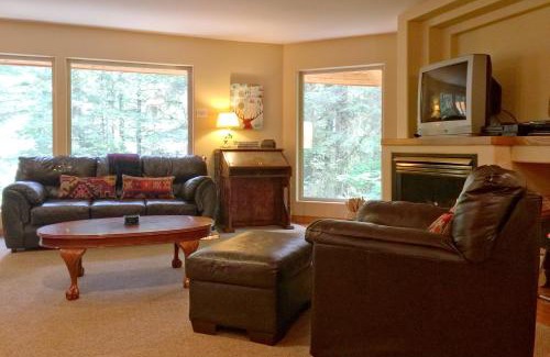 Glacier Ski Chalet | Snowline Cabin 29 - An Ultra Custom Family Vacation Home