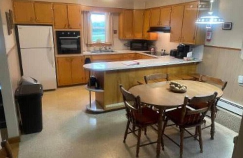 Washburn House | "Snowmobile/ATV Haven LLC" w/access to ITS 83/105