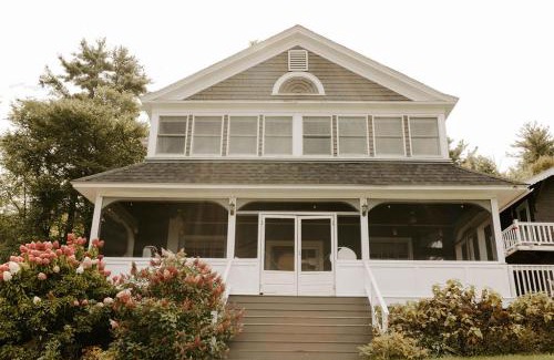 Eaton Hotel | Snowvillage Inn