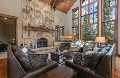 Peak 8 House | Snowy Point Chalet: True Mountain Luxury