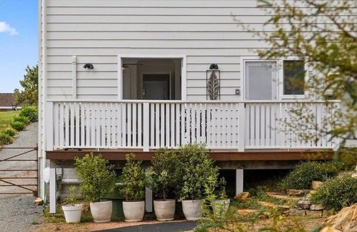 Willow Vale Apartment | Snug 1-Bed with Charming Deck Seating