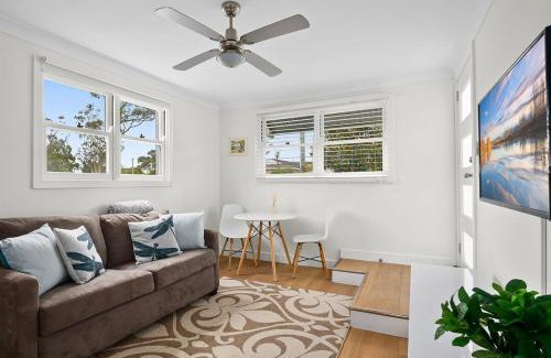 Willow Vale Apartment | Snug 1-Bed with Charming Deck Seating