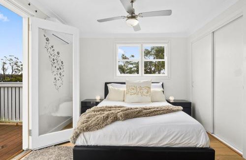 Willow Vale Apartment | Snug 1-Bed with Charming Deck Seating