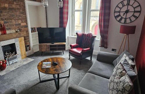 Helensburgh Apartment | Snug - Abhainn Apartment