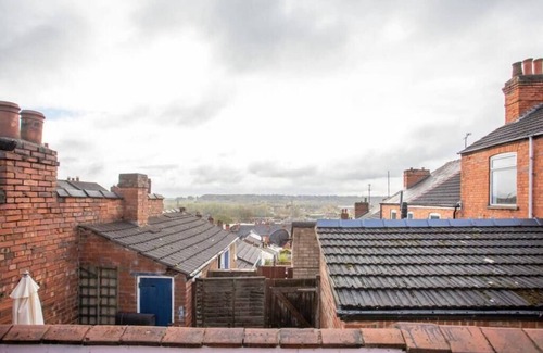 Lincoln House | Snug Home in City Centre | Free Parking